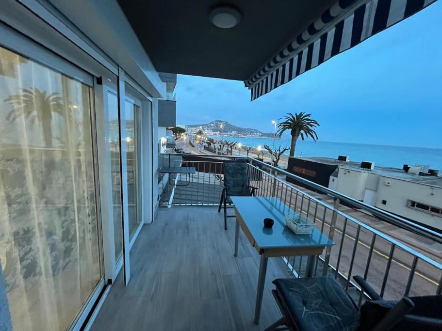 Estudio Con Impresionantes Vistas Al Mar Blanes Exterior foto